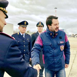 salvini-cosplayer-polizia