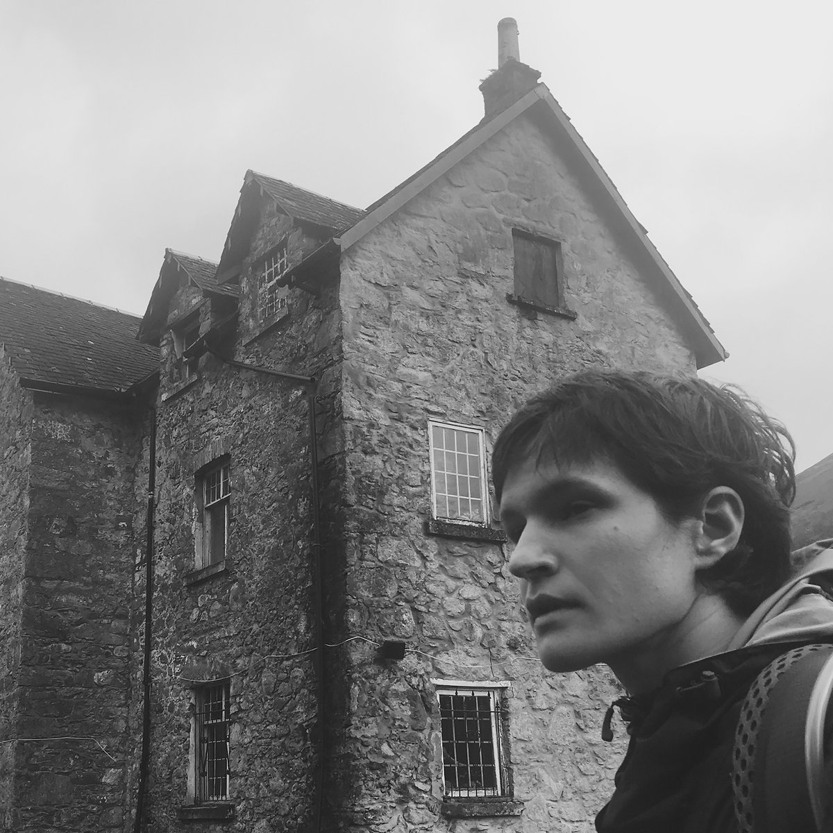 Adrianne Lenker, Abysskiss