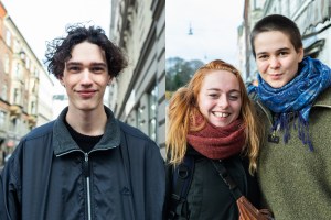 TIl venstre: Ung mand med mørke krøller. Til højre: To unge kvinder. En med langt rødt hår, og en med karseklippet kort hår