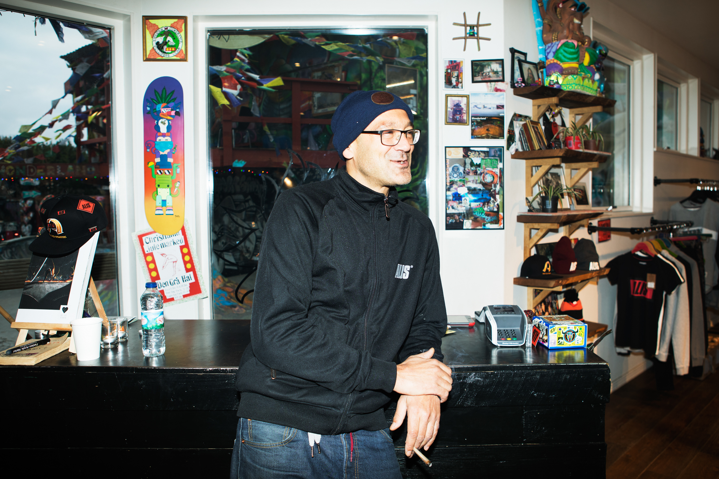 Albert Hatchwell Nielsen i ALIS-butikken