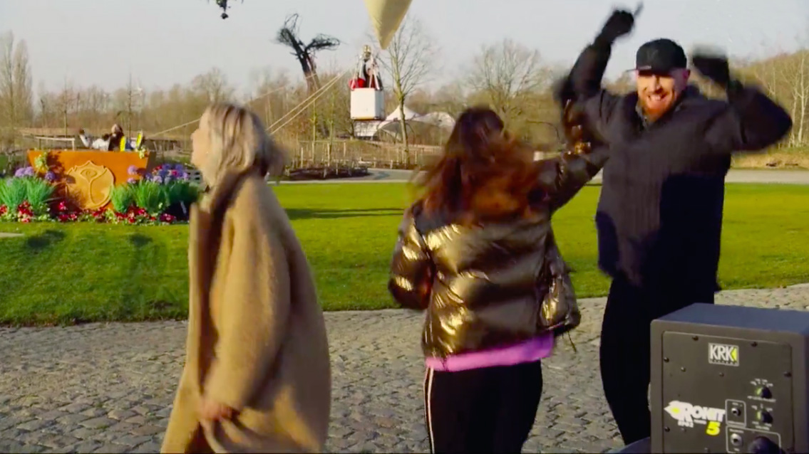 steve-aoki-tomorrowland-one-world-radio-festival