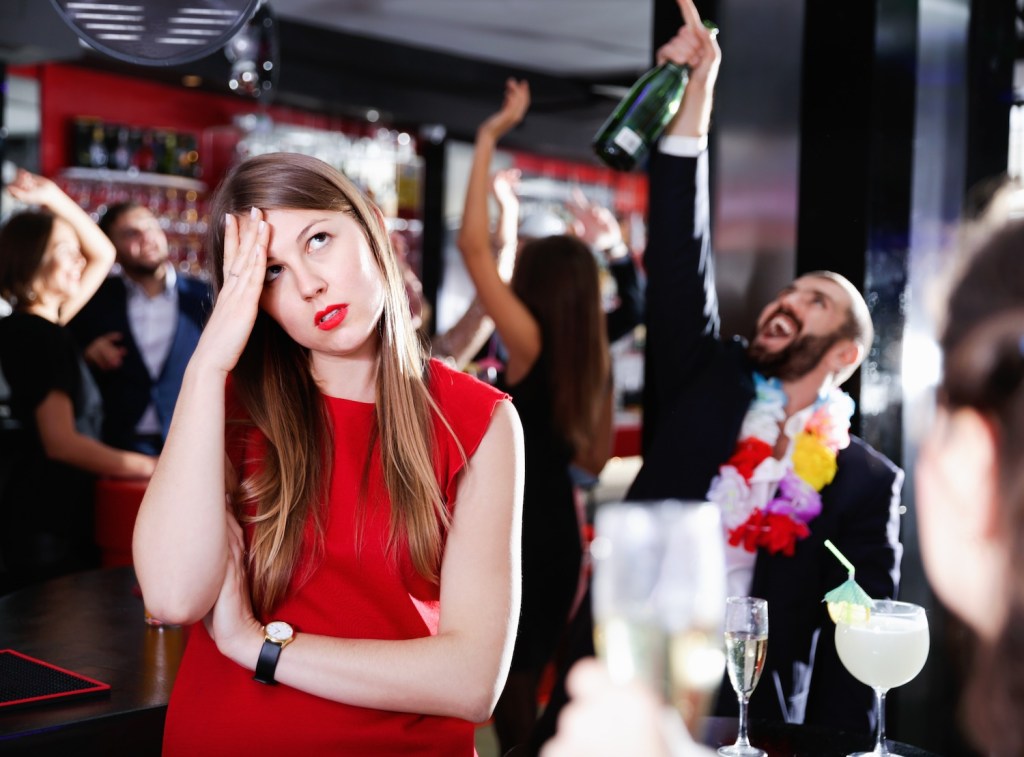 O tipă cu autism îți spune de ce ar trebui să ți se rupă de ceilalți