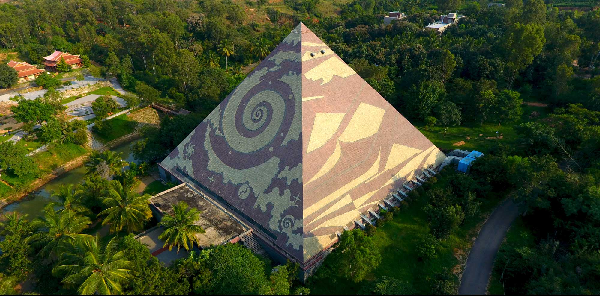 1554811460683-6-The-movement-has-constructed-over-20000-pyramids-in-India