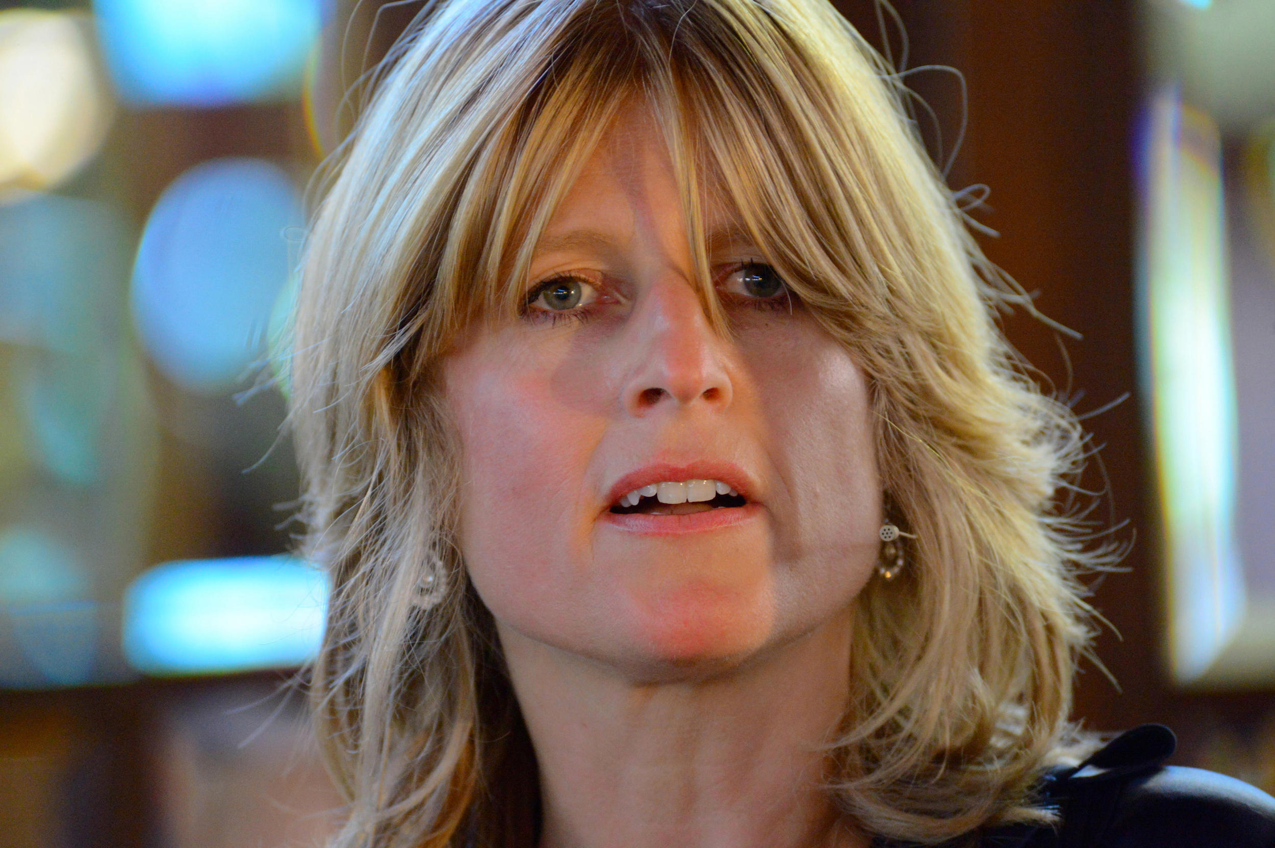 1556286072074-KEDE56