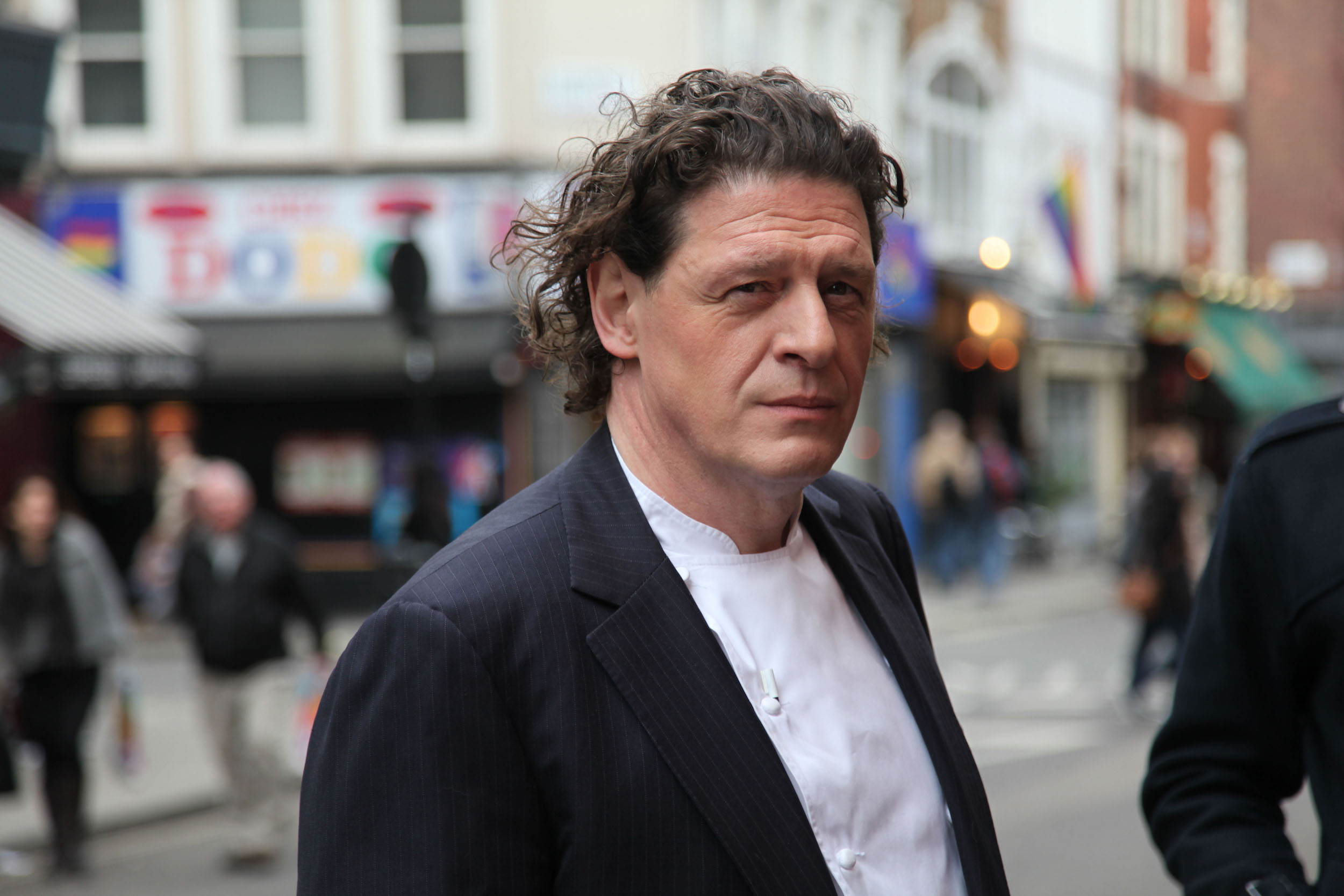 1556642636729-CX9AN5