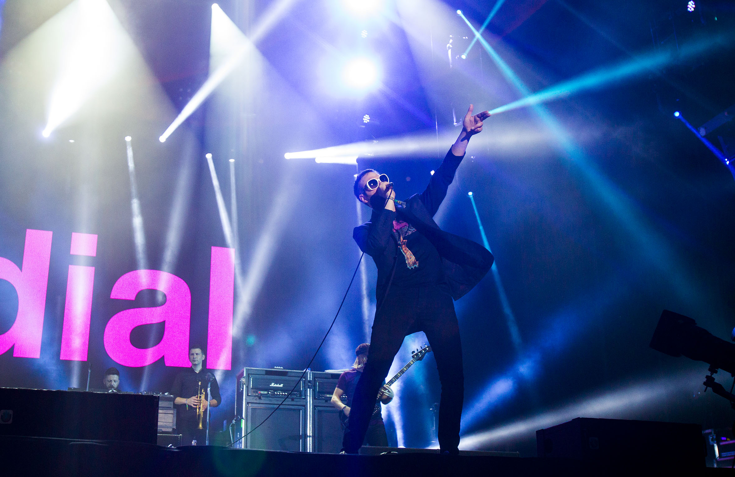 1560782161430-Kasabian2014