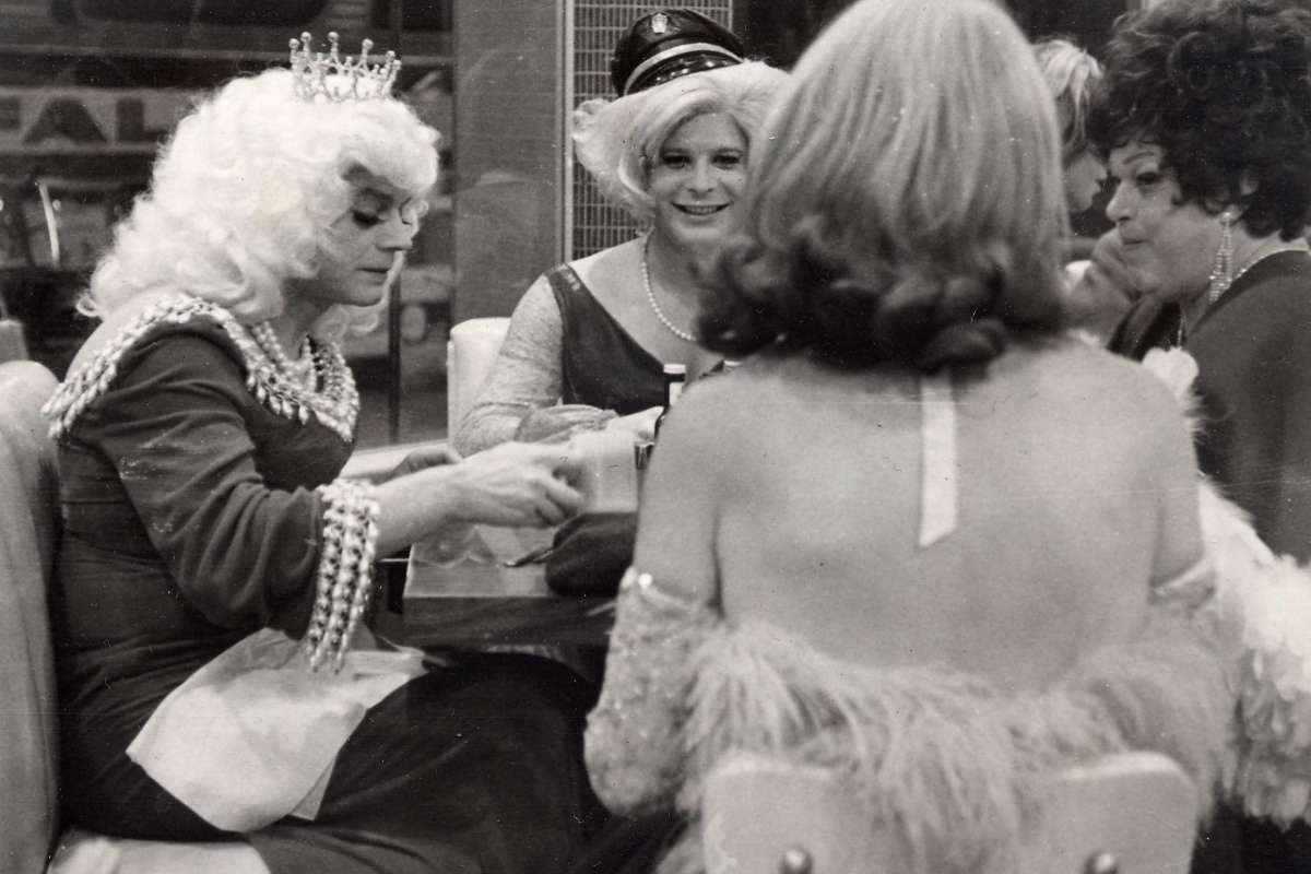 1561149586341-comptons