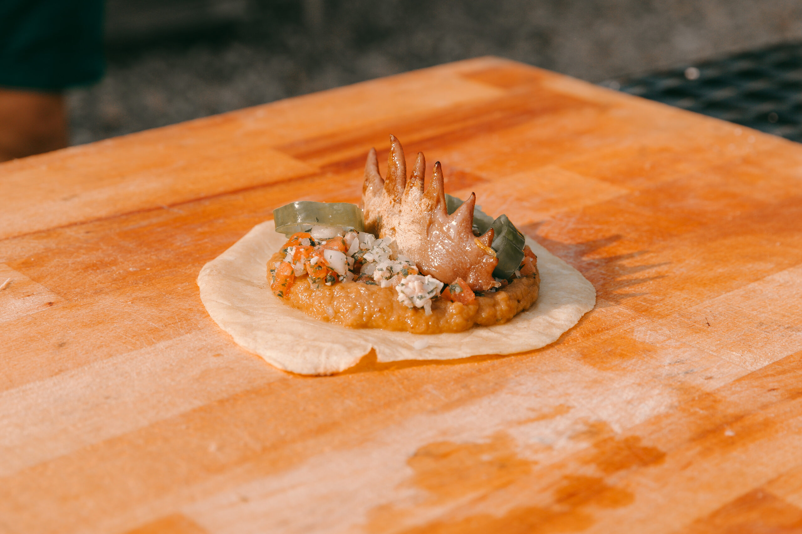 Taco-con-creste-di-gallo-Lorenzo-Cogo