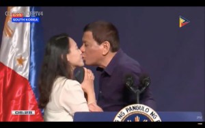 duterte-kiss