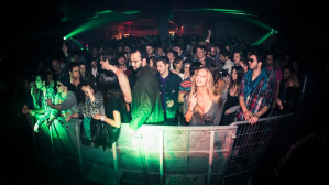 1561568946660-concrete-paris-salle