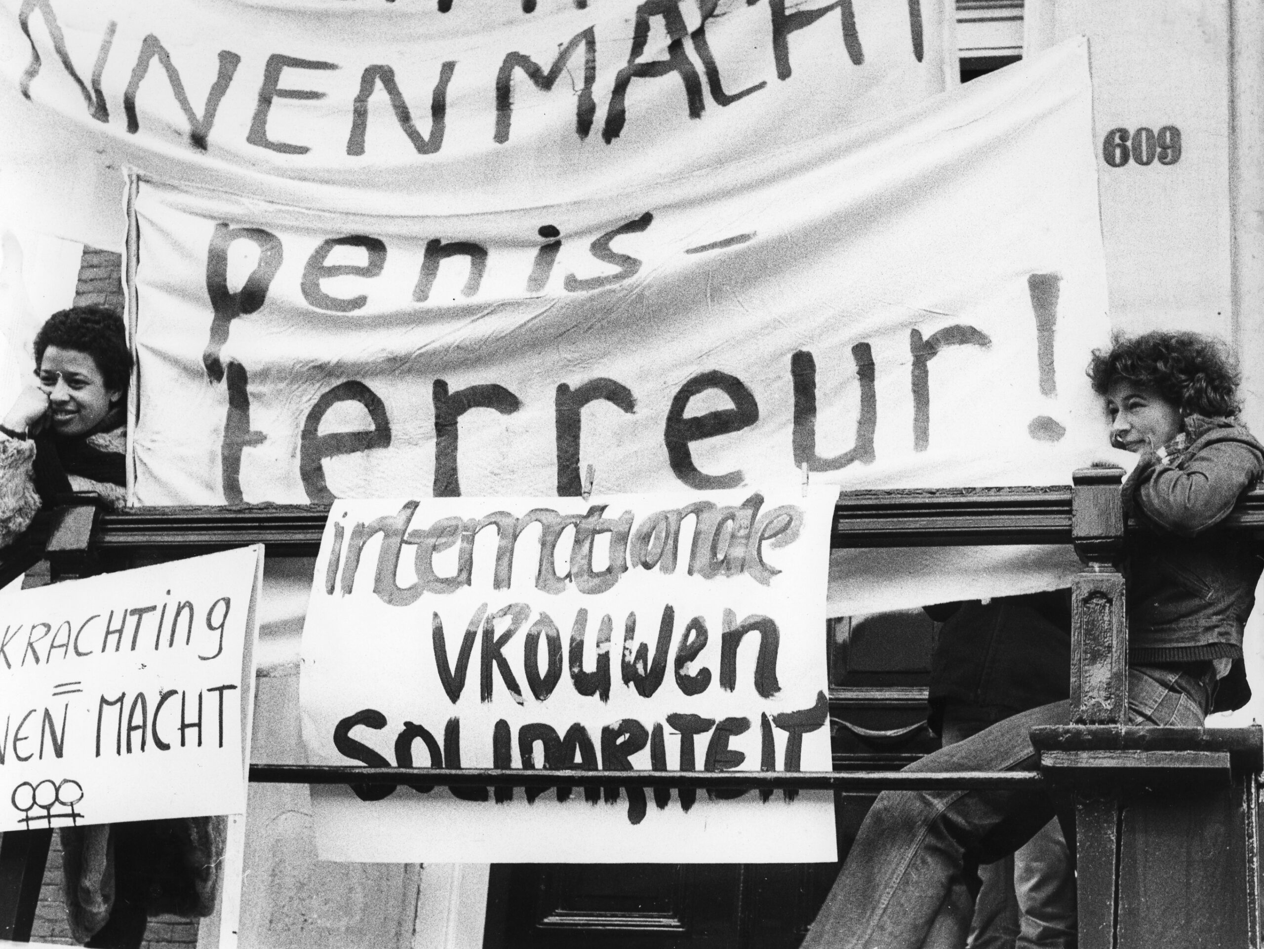 1563887726010-F02522