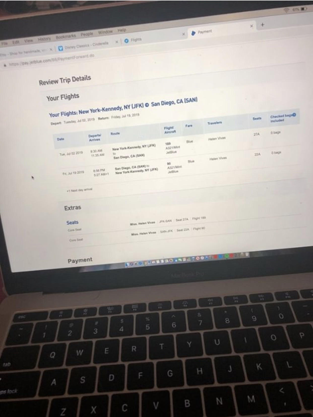 1563999670620-in-n-out-jetblue-screenshot