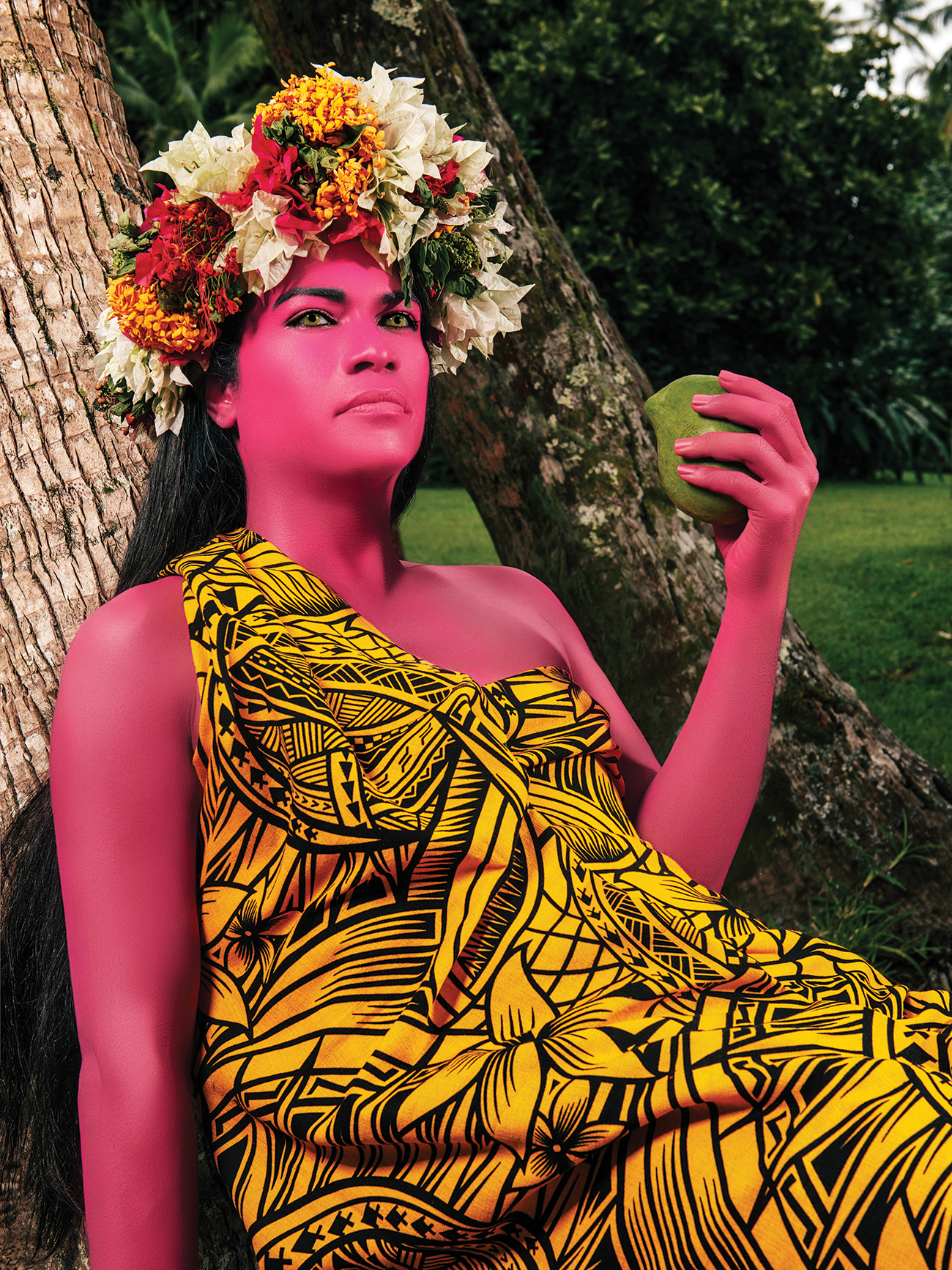 1565141409866-LaFemmeALaMangue_I_60x80cm_300DPI_NamsaLeuba_2019_Tahiti_300