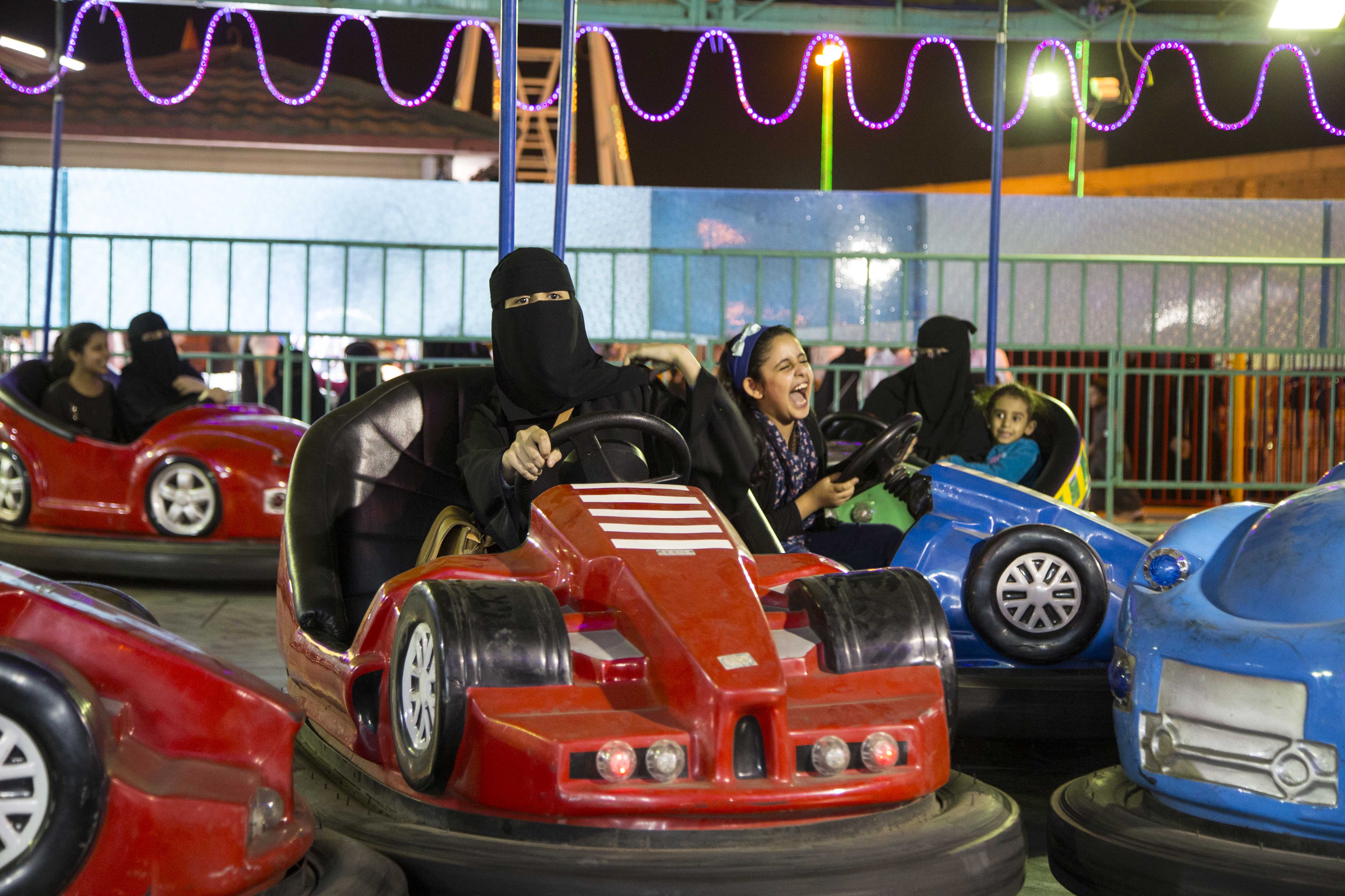 1566994245110-theme-1