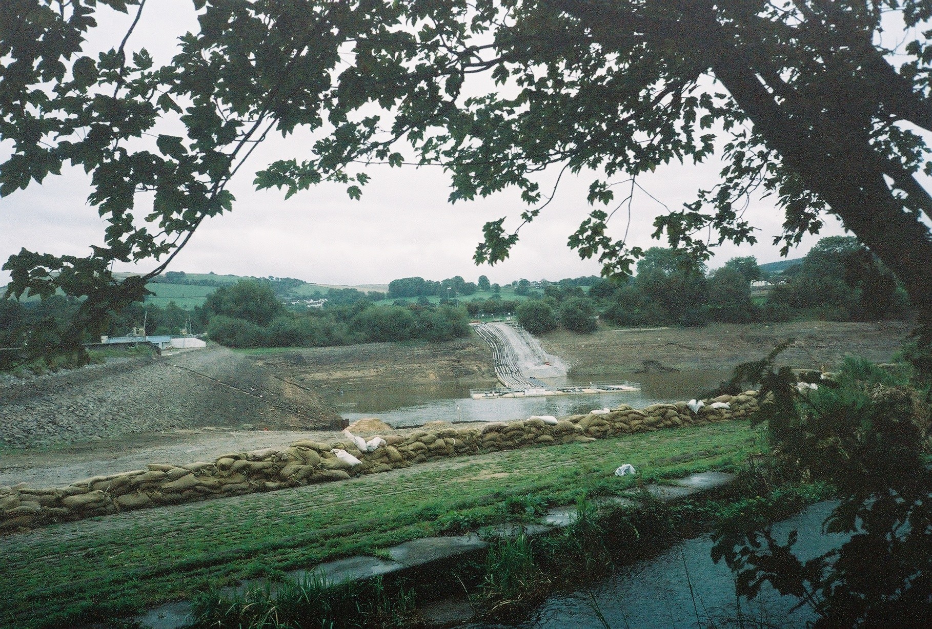 whaley-bridge-evacuation