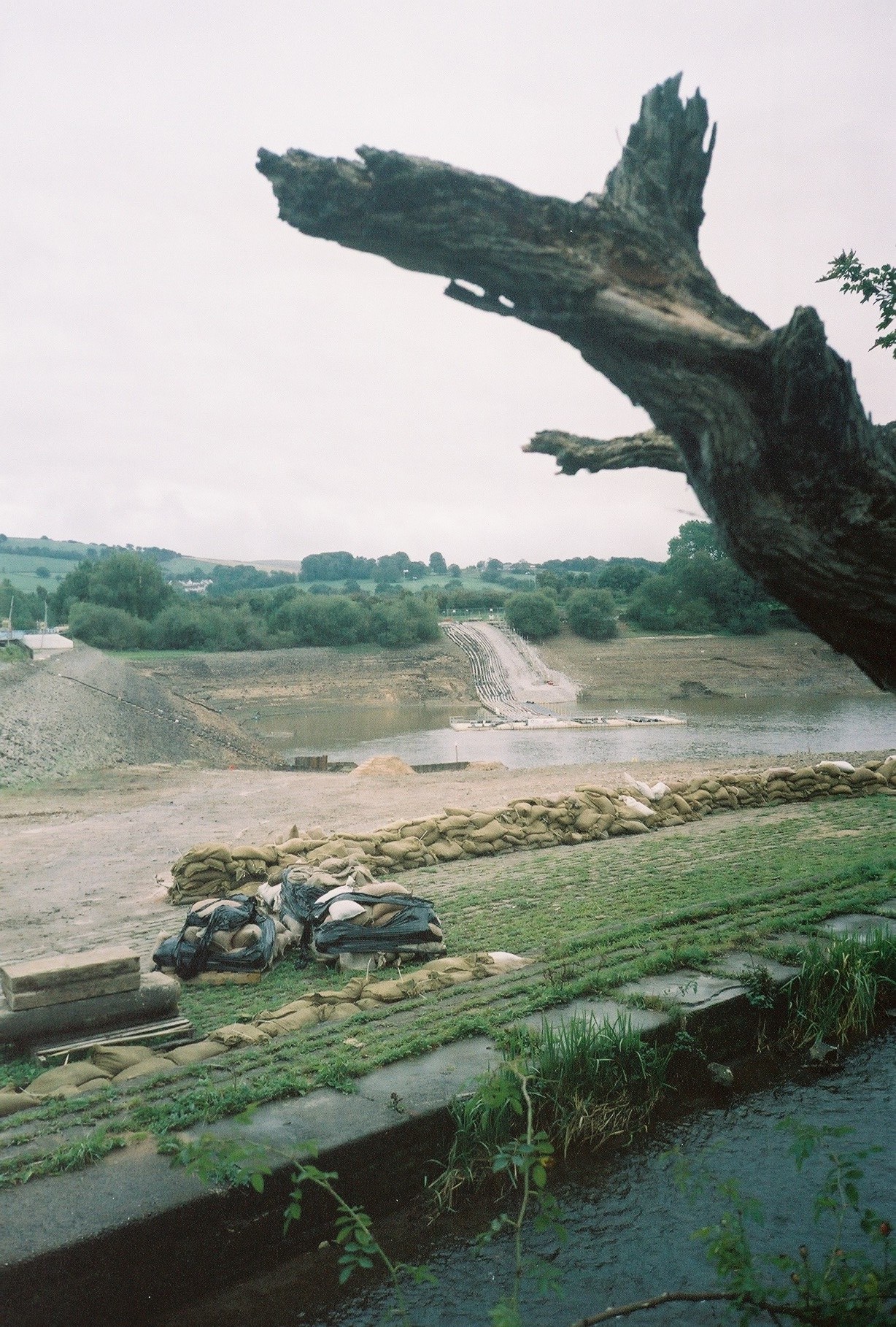 Toddbrook-reservoir-dam-collapse