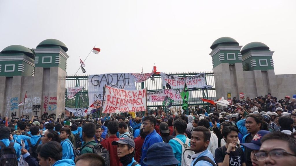 Student Protests Erupt Across Indonesia in Response to Controversial Amendments to Criminal Code