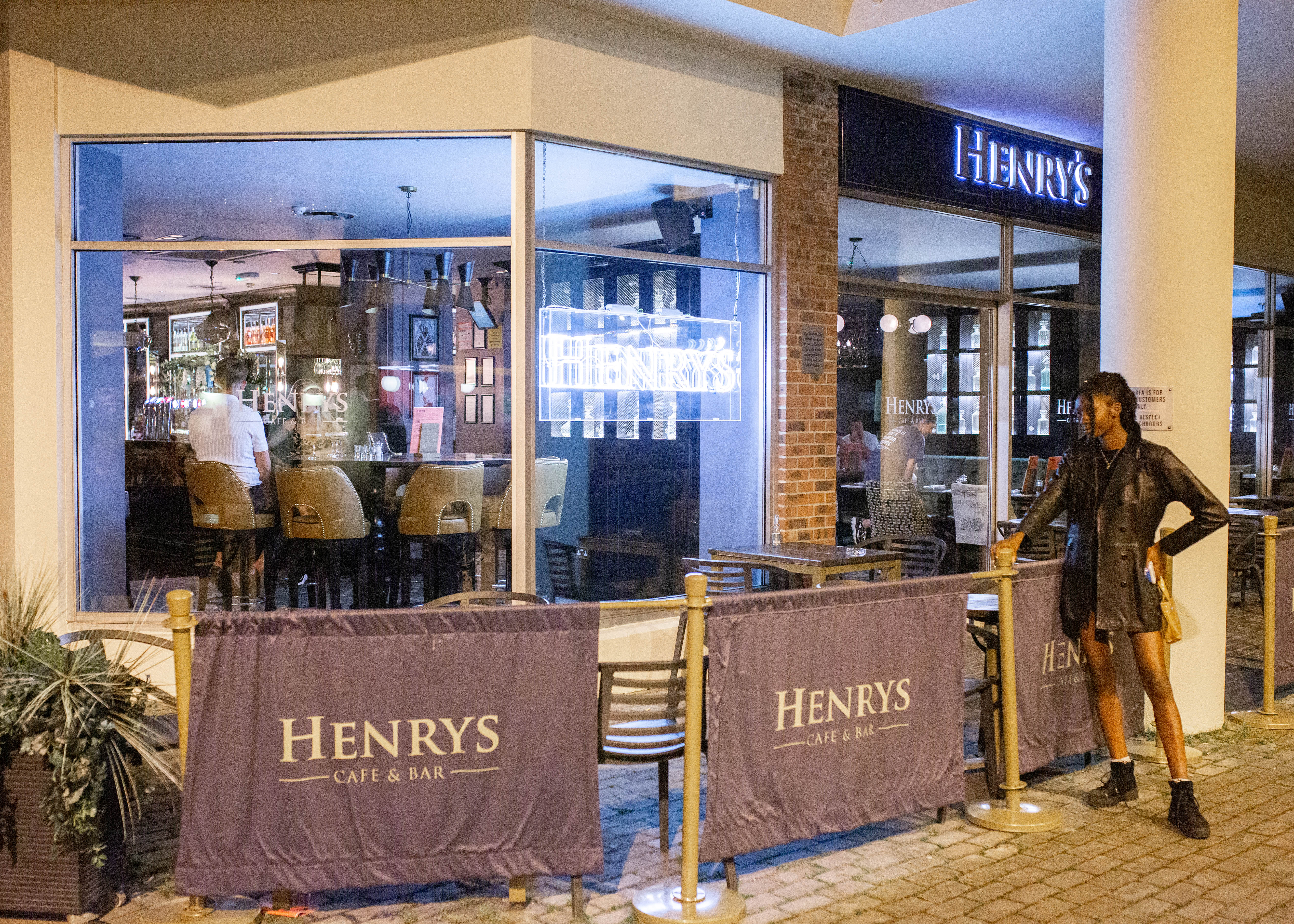 outside henrys kingston