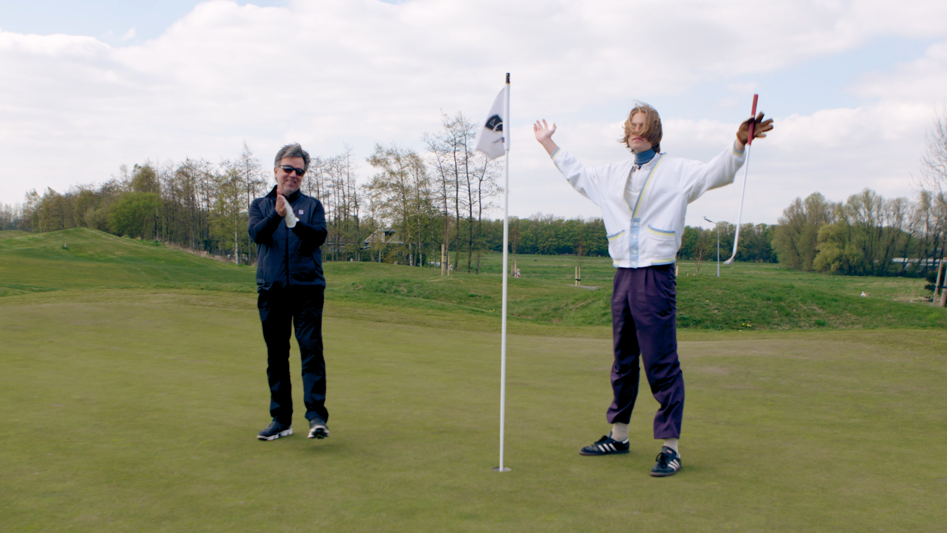 1571389146637-301_VICE_DE_RIJKENFLUISTERAAR_AFLV3_16x9_VV00_06_50_01Still020