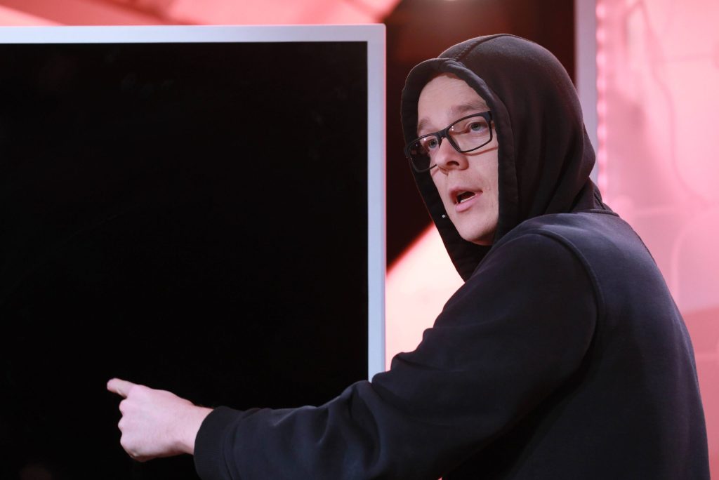 Die PARTEI: EU-Parlament hindert Nico Semsrott, eine Präsentation zu halten