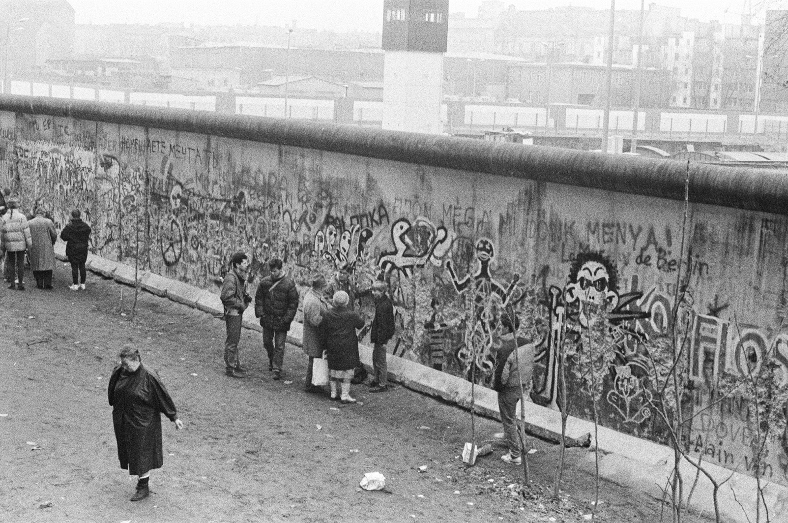 1574070094679-100091880033