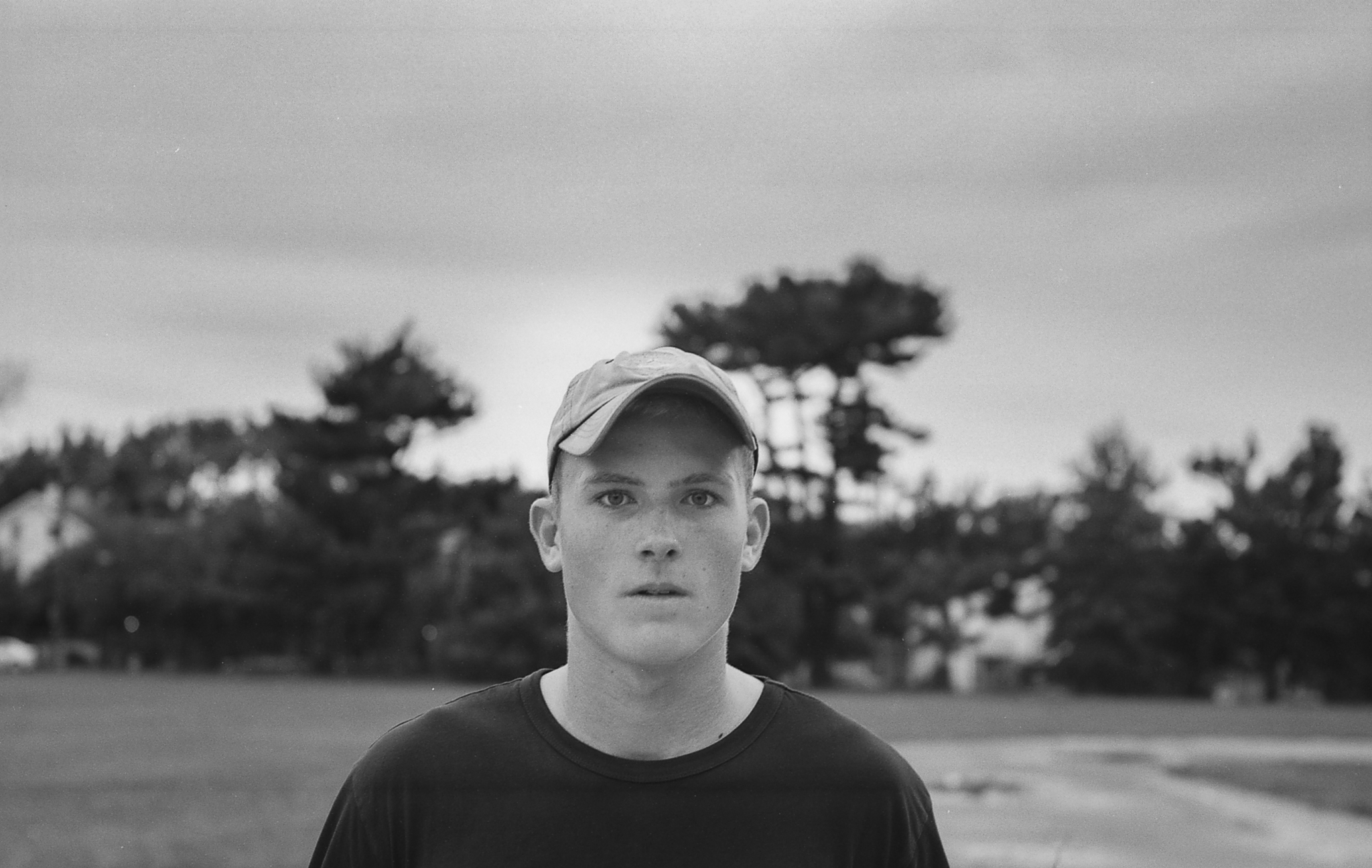 Jules-Emile-Devoldere-Hampden-skater-kijkt