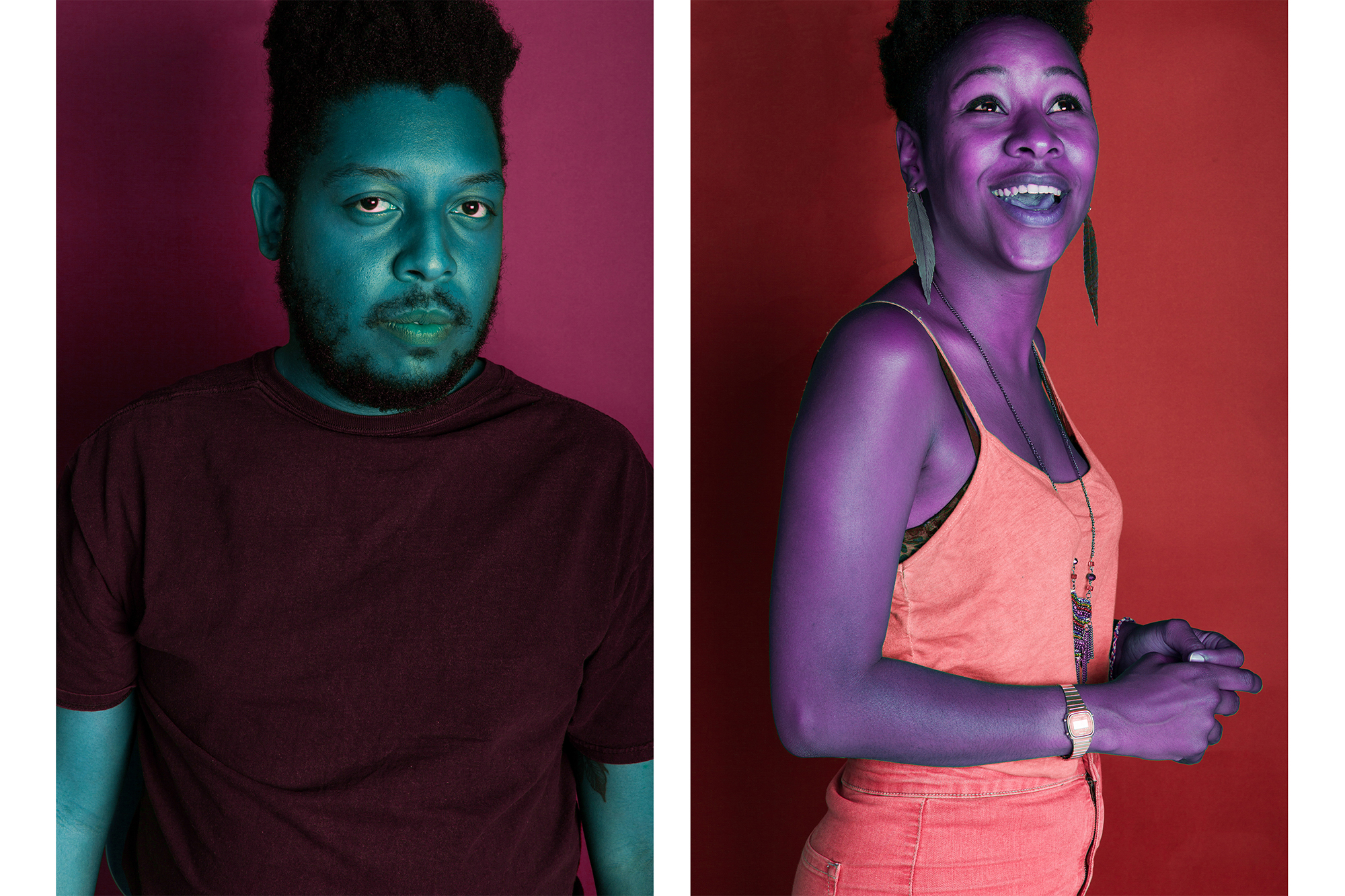 Zwei junge Menschen of Color in Türkis und Orange