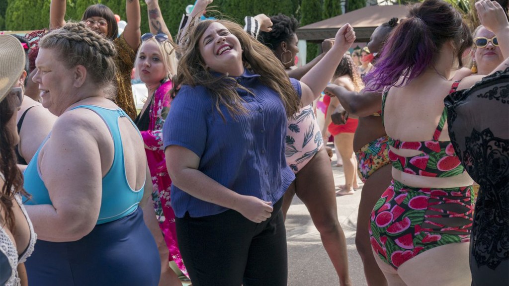 Aidy Bryant dances at pool party in 'Shrill'