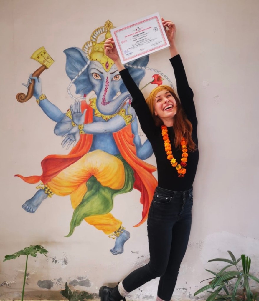 profesoara de yoga, yoga in India, tehnici de purificare in yoga