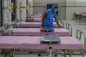 Indian Doctors are wearing raincoats and helmets to fight coronavirus