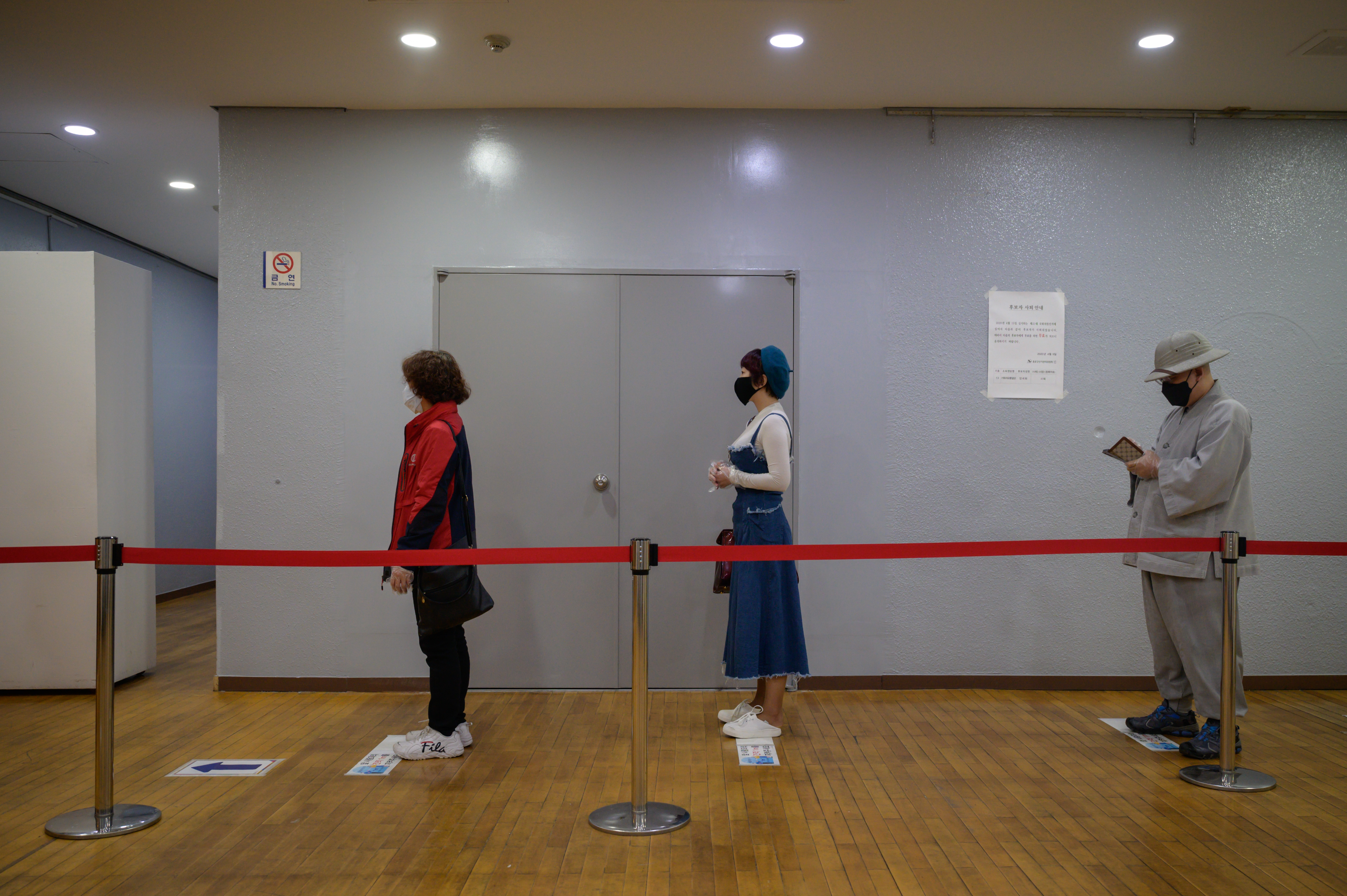 1586943917984-000_1QL76T