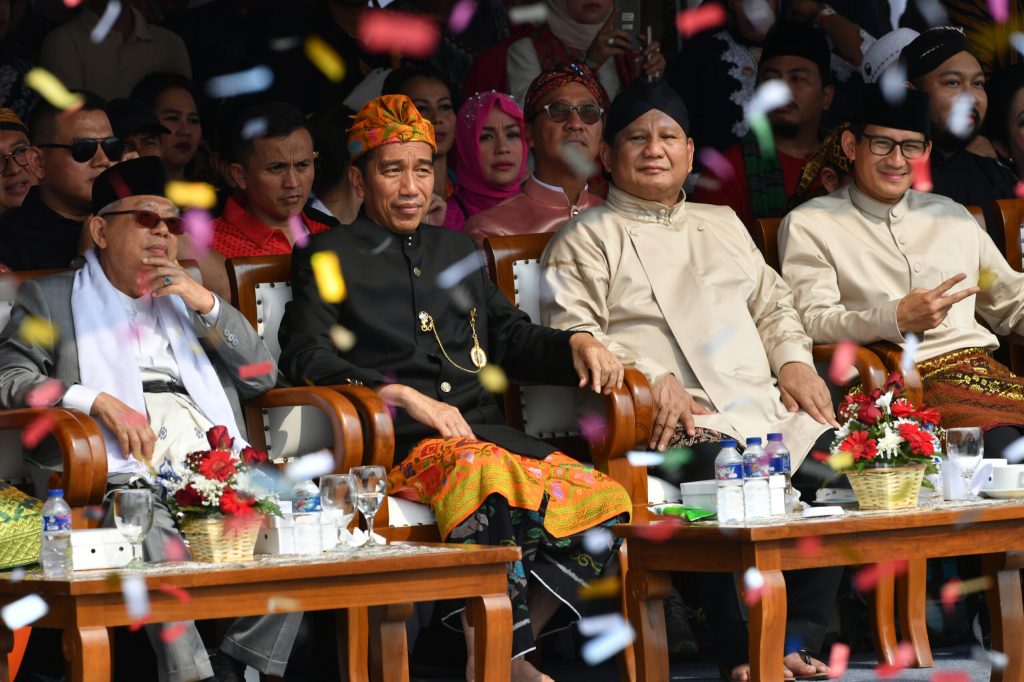 Jokowi rangkul Sandiaga Uno dan Prabowo masuk kabinet, tak ada oposisi di Indonesia