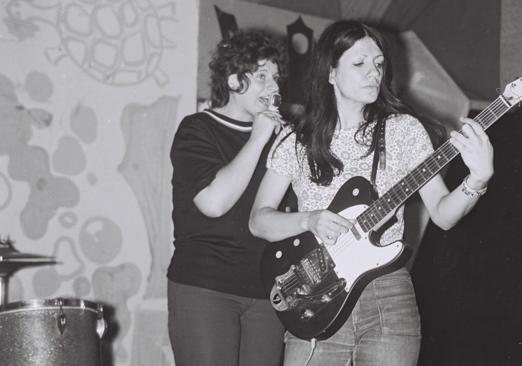 Am vorbit cu prima rockeriță din România despre cum era să faci muzică în anii ‘70