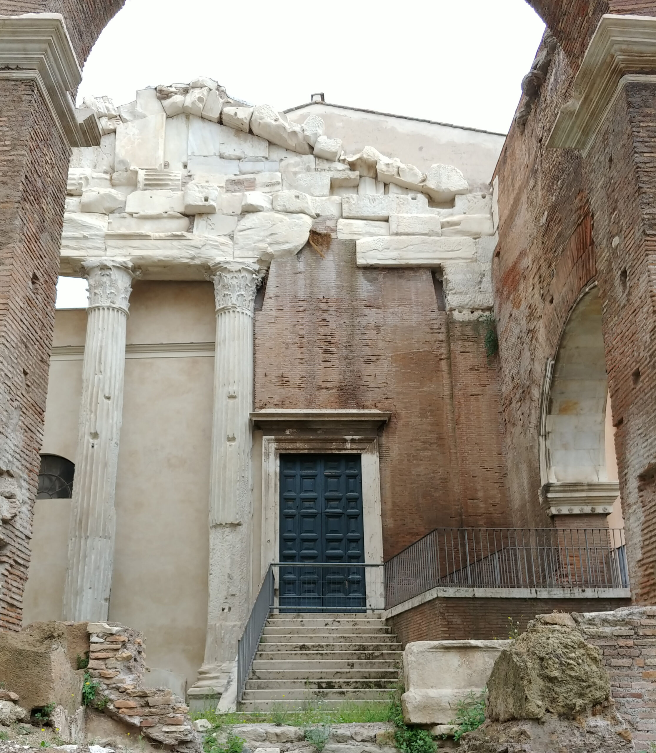 Roma,_chiesa_di_Sant'Angelo_in_Pescheria_-_Facciata.jpg
