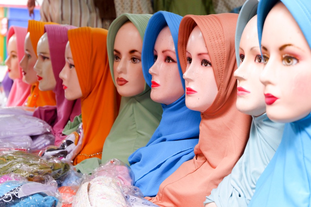 Ada Eksploitasi Buruh Perempuan di Tengah Gemerlap Bisnis Fashion Busana Muslim