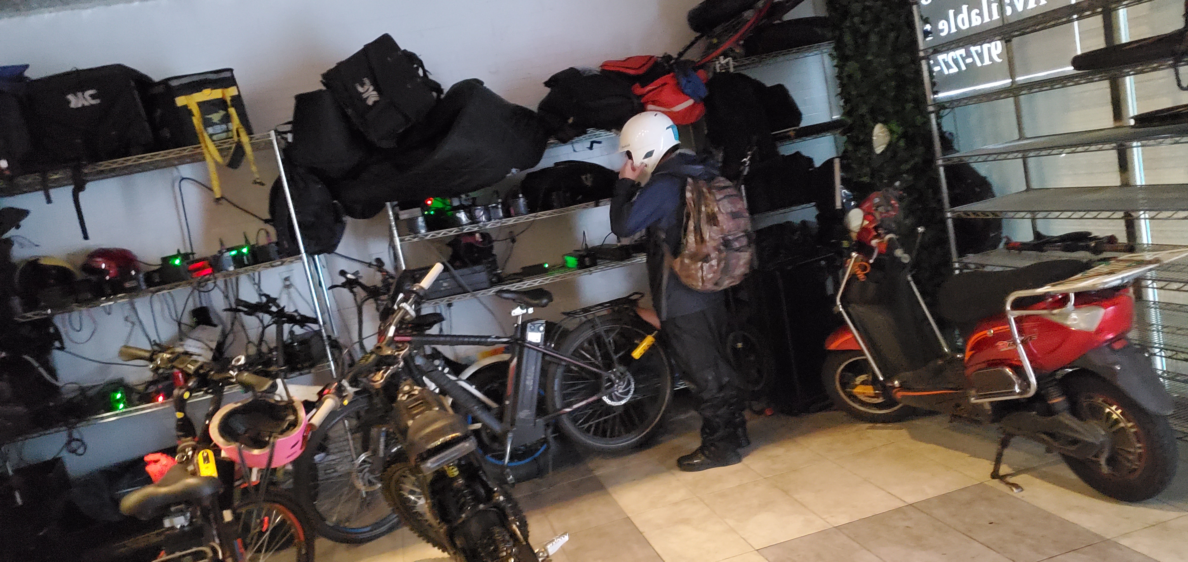 Charging hub for delivery workers