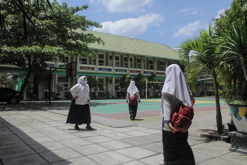 Pemaksaan Jilbab Imbas Iklim Politik yang Pengaruhi Kebijakan Seragam Sekolah Negeri