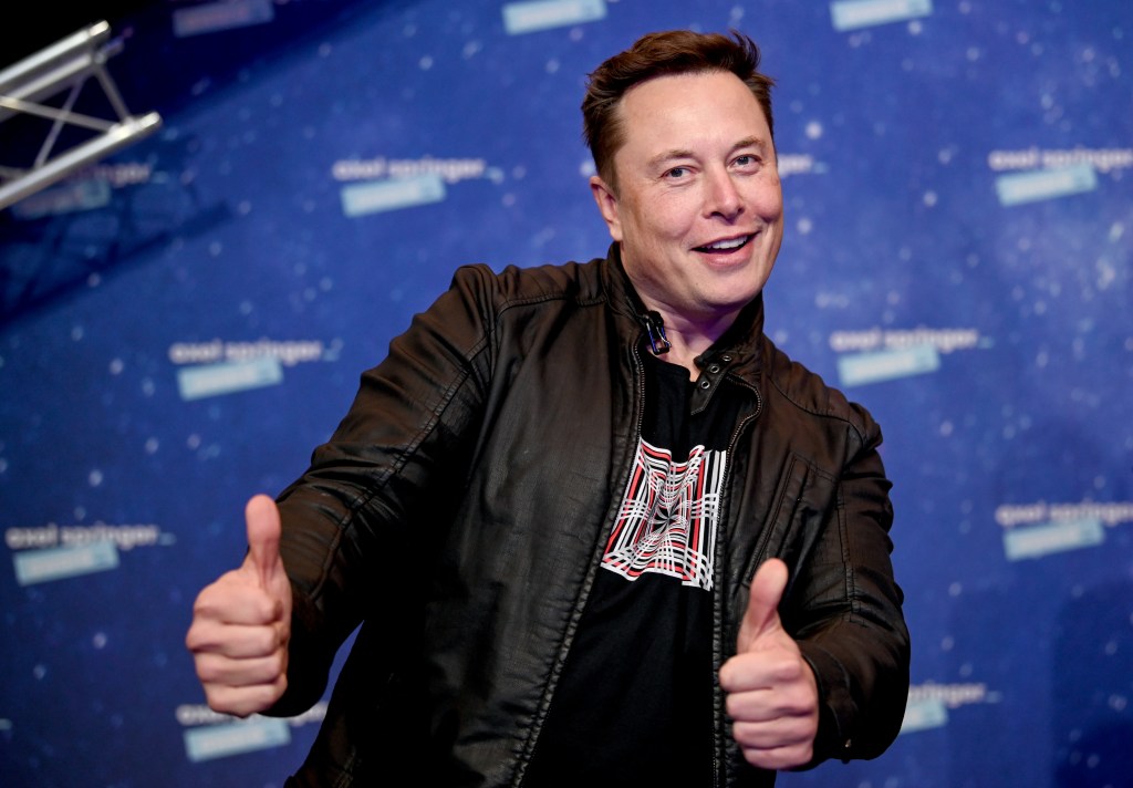 Elon Musk’s First Days as Twitter Owner: Conspiracies, Chaos, and Desperation