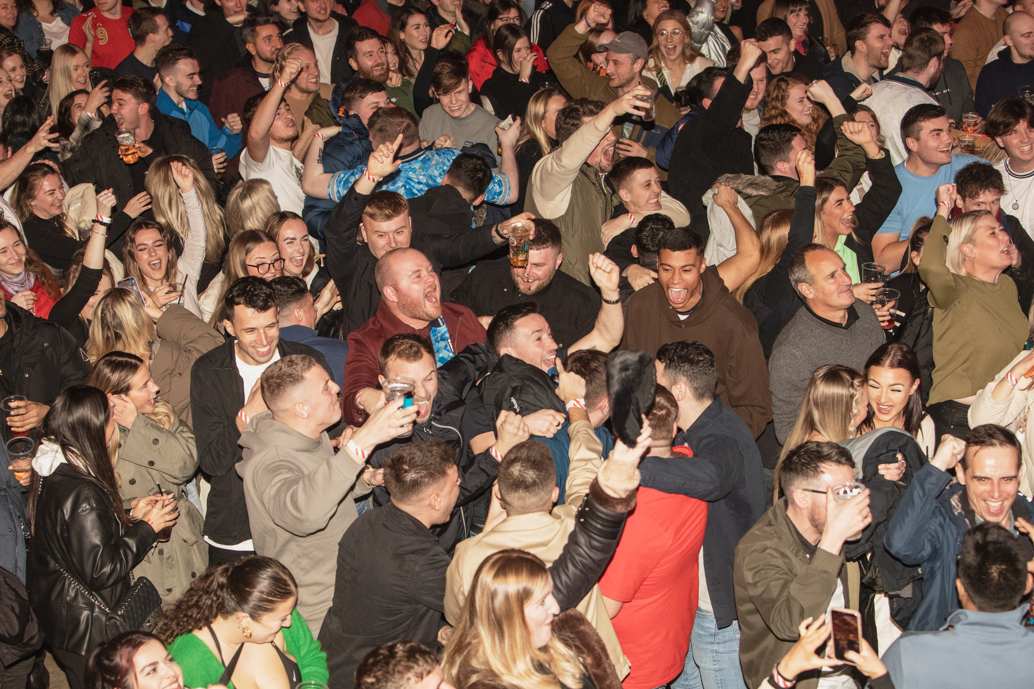 England v Senegal World Cup match: Crowd celebrates as England wins