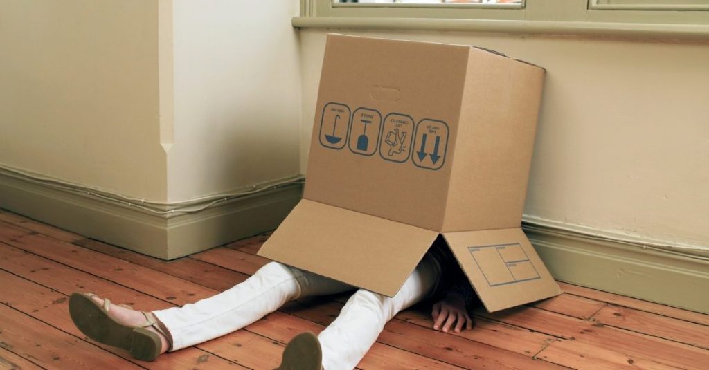 Pernah Penasaran Rasanya Digerebek Satpol PP di Hotel? Cowok Ini Akan Menjawabnya