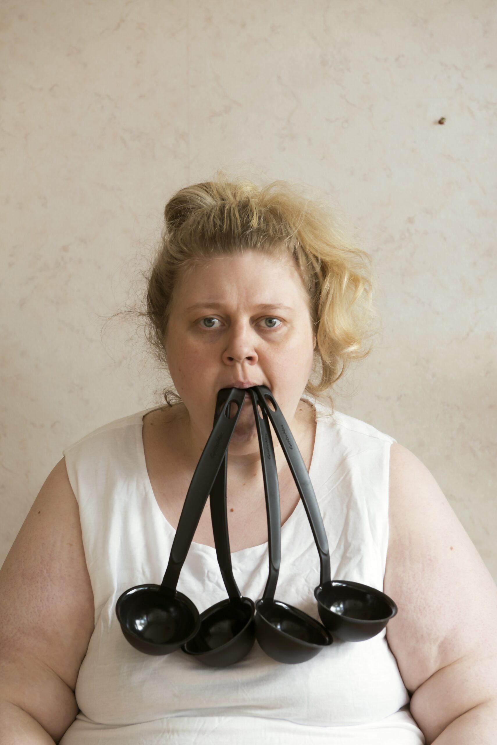 nuduri absurde cu corp supraponderal