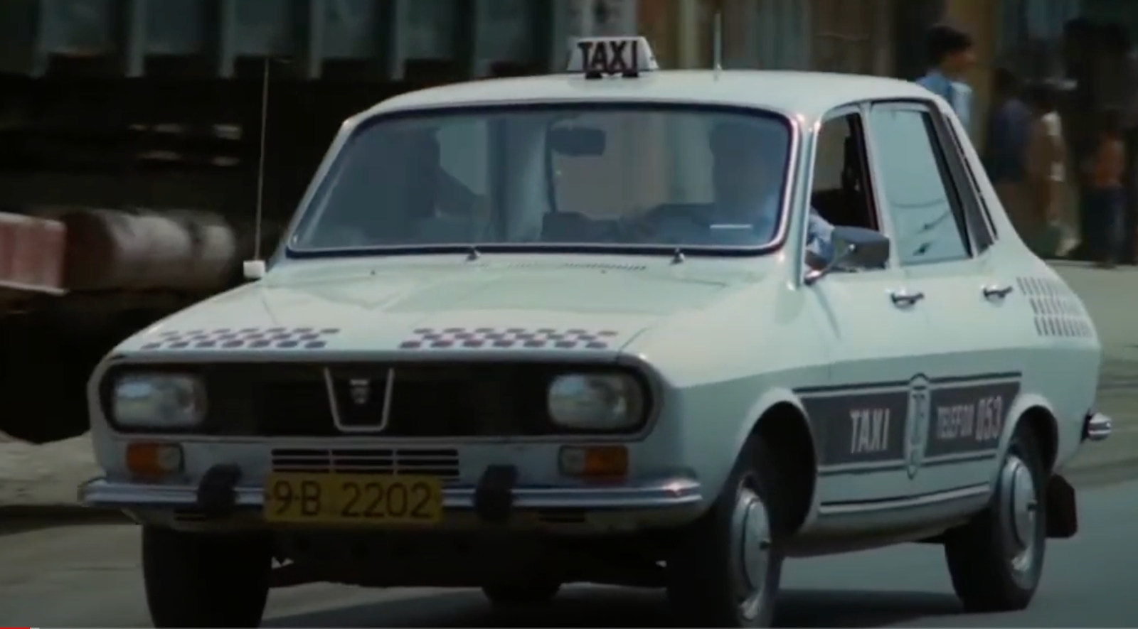 filme romanesti masini angela merge mai departe.jpg