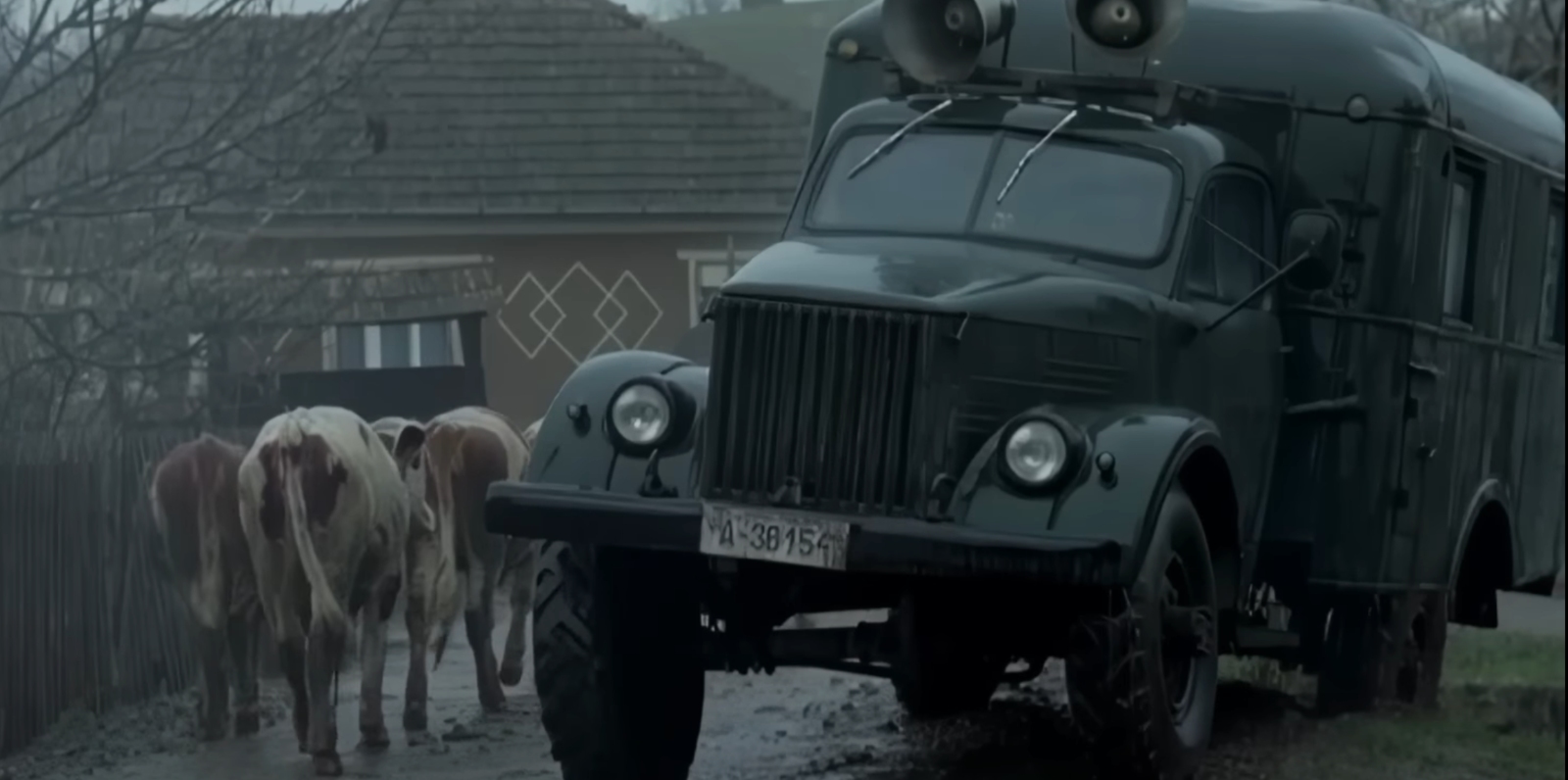 filme romanesti masini caravana cinematografica.jpg