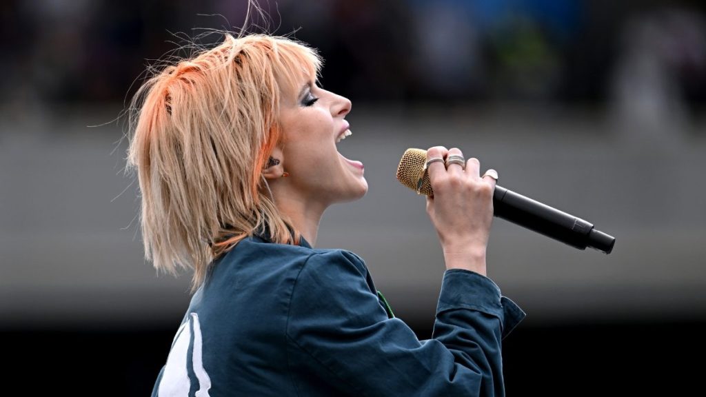 paramores-hayley-williams-planning-to-tour-in-2025-if-the-world-doesnt-f-ing-stop