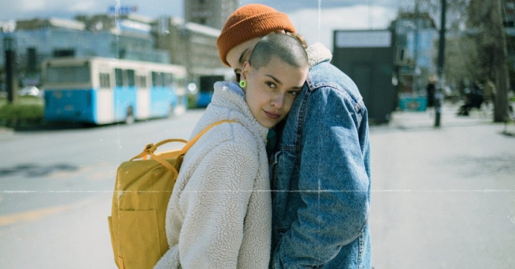 What Your Hugging Style Says About Your Relationship